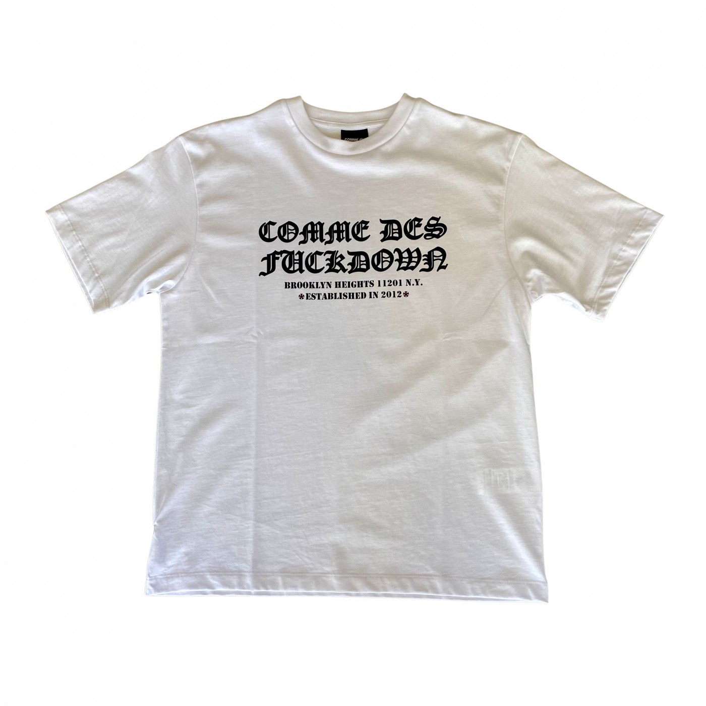 Camiseta CFABM01839 Comme des Fuckdown White