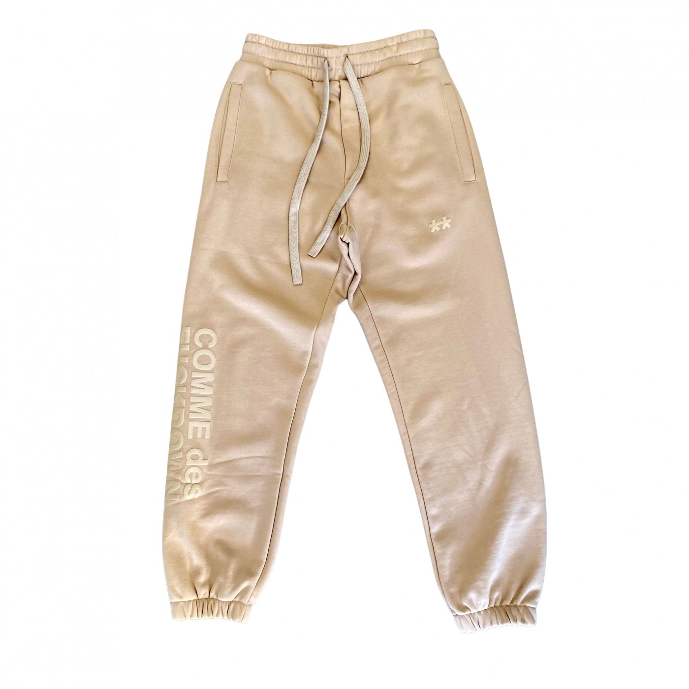 Pantalón CFABM01734 Comme des Fuckdown Beige